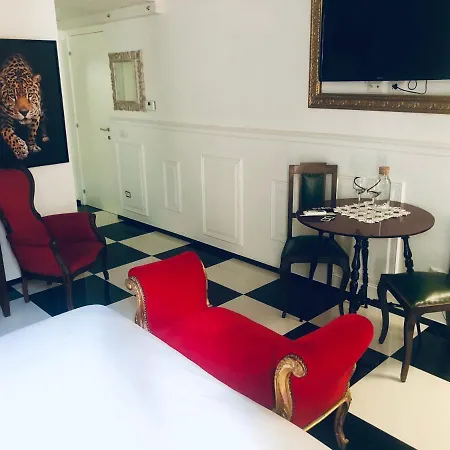 B&B Dell'orologio 아쿠아비바 델레 폰티