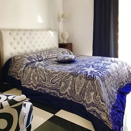 B&B Dell'orologio 아쿠아비바 델레 폰티