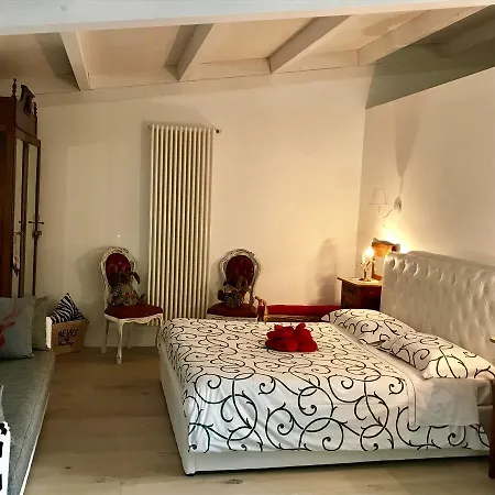 B&B Dell'orologio 아쿠아비바 델레 폰티