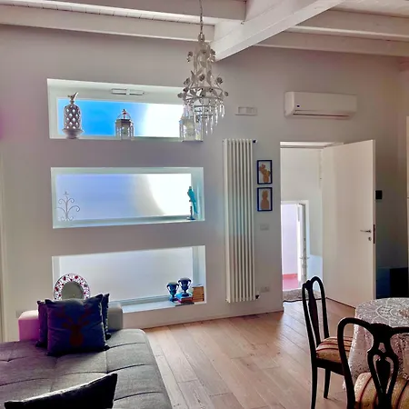 Dell'orologio Bed and breakfast Acquaviva delle Fonti