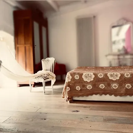 Dell'orologio Bed and Breakfast