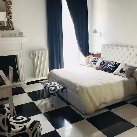 Dell'orologio Bed & Breakfast Acquaviva delle Fonti
