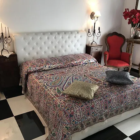 Dell'orologio Bed & Breakfast